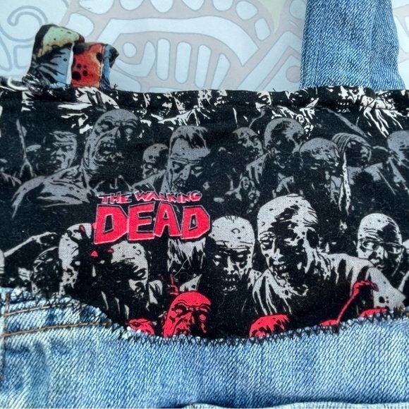 THE WALKING DEAD BLUE JEANS DENIM  REVERSIBLE BAG PURSE - Picture 11 of 13